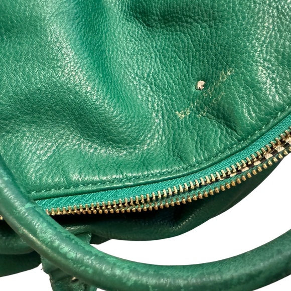 Kate Spade Little Minka Cobble Hill slouchy bag in vibrant emerald - Picture 8 of 9